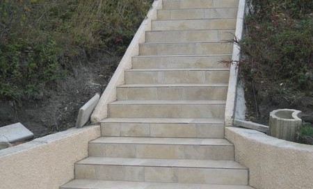 escalier en carrelage BRIE ET ANGONNES_chalets